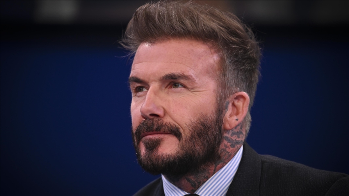 David Beckham tıraş makinesinin azizliğine uğradı David Beckham tıraş makinesinin azizliğine uğradı