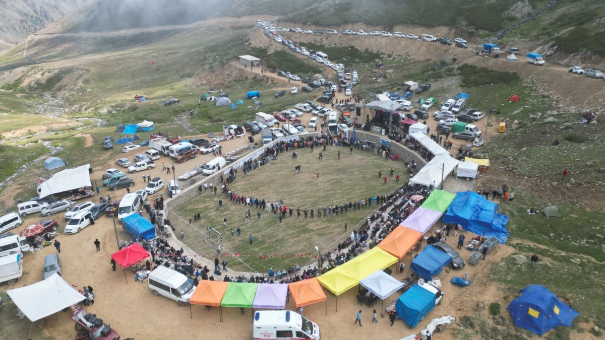 Artvin’de 16 yıl sonra Salikvan Yaylası Festivali düzenlendi Artvin’de 16 yıl sonra Salikvan Yaylası Festivali düzenlendi
