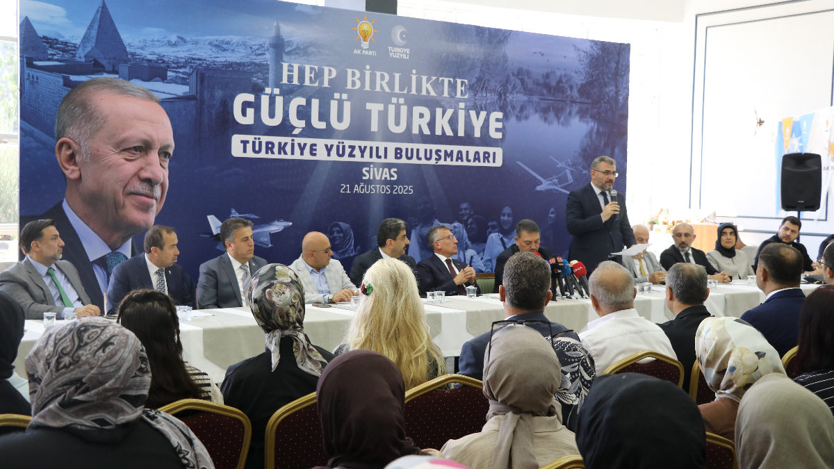 ‘Türkiye Yüzyılı Buluşmaları’ Sivas’ta gerçekleştirildi ‘Türkiye Yüzyılı Buluşmaları’ Sivas’ta gerçekleştirildi