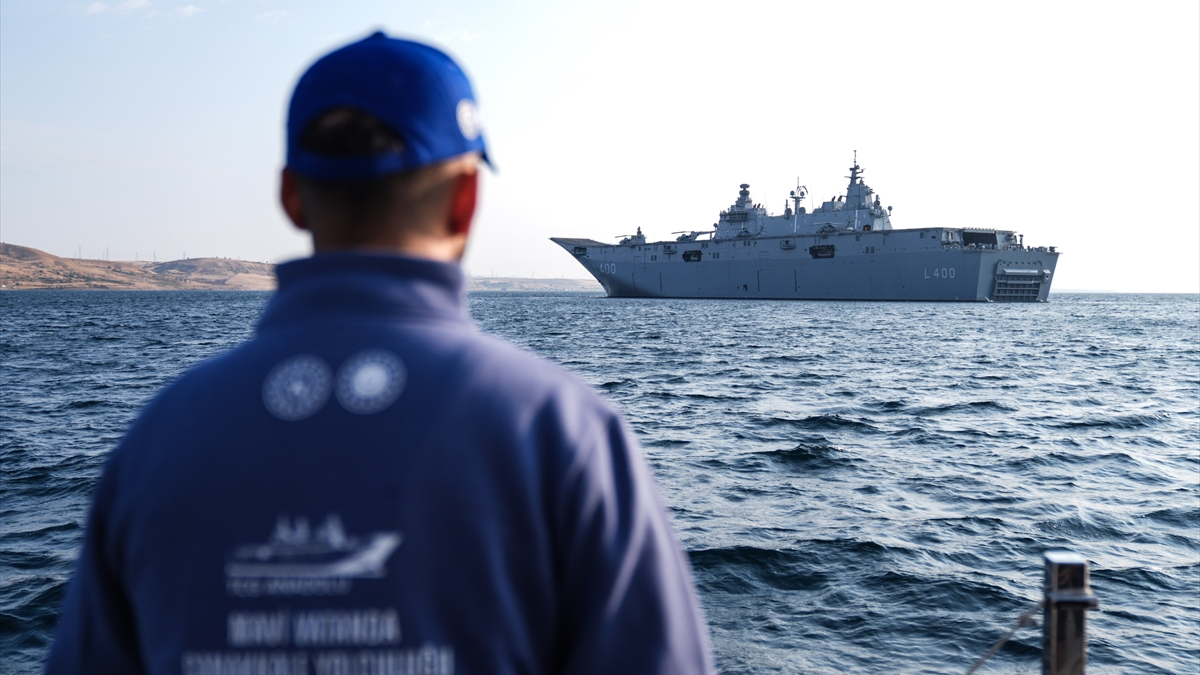 TCG Anadolu, ‘Zafer Yolculuğu’ için Çanakkale’den İstanbul’a hareket etti TCG Anadolu, ‘Zafer Yolculuğu’ için Çanakkale’den İstanbul’a hareket etti