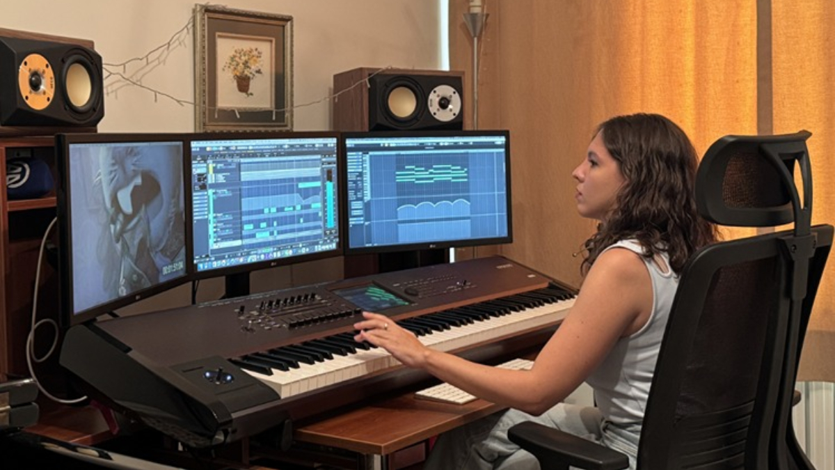 Grammy adayı Esin Aydıngöz, müzikal yolculuğunu anlattı Grammy adayı Esin Aydıngöz, müzikal yolculuğunu anlattı