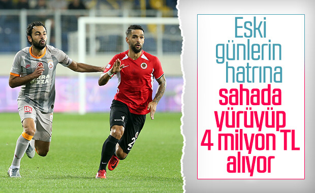 Selçuk İnan eski günlerini aratıyor