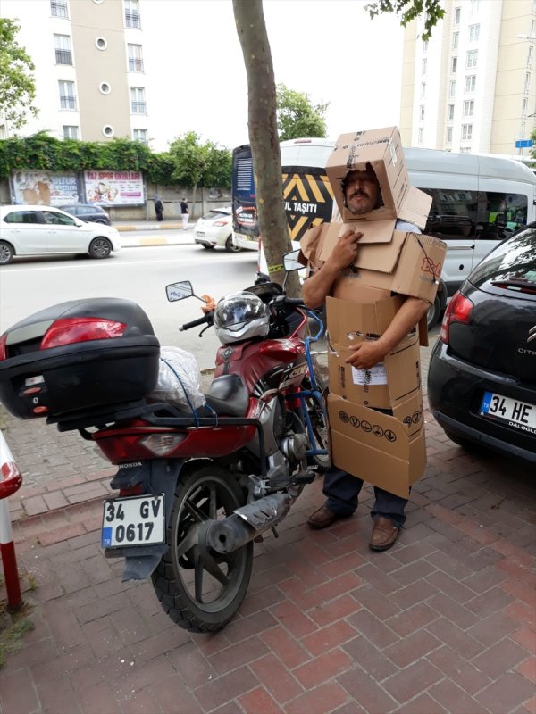 Moto kurye'nin gÃ¼ldÃ¼ren dolu Ã¶nlemi