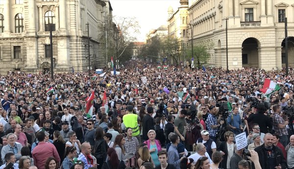 Macaristan da hükümet karşıtı protestolar