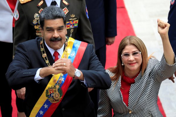Trump'tan Venezuela ordusuna: Maduro'yu devirebilirsiniz