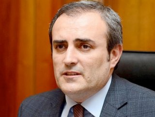 Mahir Ünal kimdir