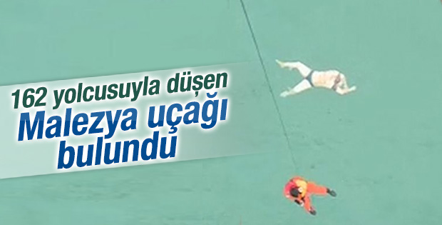 Kayıp AirAsia uçağının enkazı bulundu İZLE