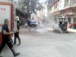 Manisa'da patlayan doğalgaz borusu panik yarattı
