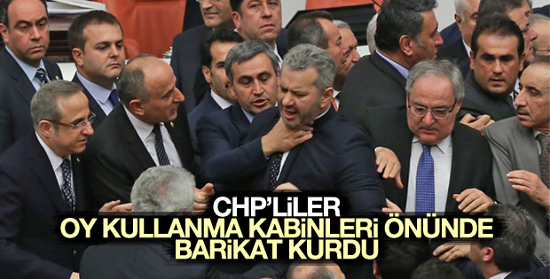 Meclis'te kavga çıktı