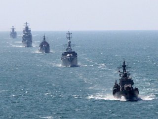 NATO savaş gemileri Gürcistan'da