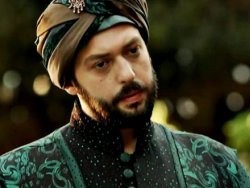 Okan Yalabık kimdir