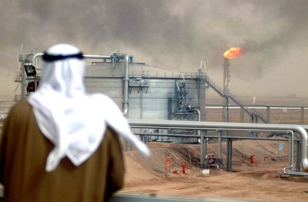 Suudi Arabistan ABD'ye cevabÄ±nÄ± silah ve petrolle verecek