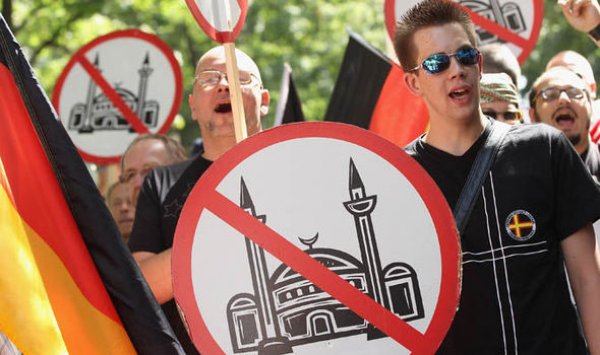 Avrupa'da yükselen aşırı sağ ve islamofobi