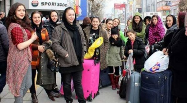 Ä°ranlÄ± turistler bayramda TÃ¼rkiye'ye akÄ±n etti