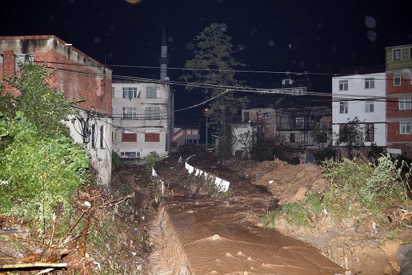 Karadeniz afetlerle boÄŸuÅŸuyor
