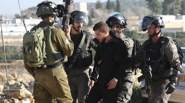  İsrail askerleri 21 Filistinliyi gözaltına aldı 