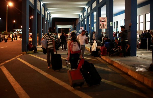 Venezuela'da halk yoksulluk nedeniyle göç ediyor