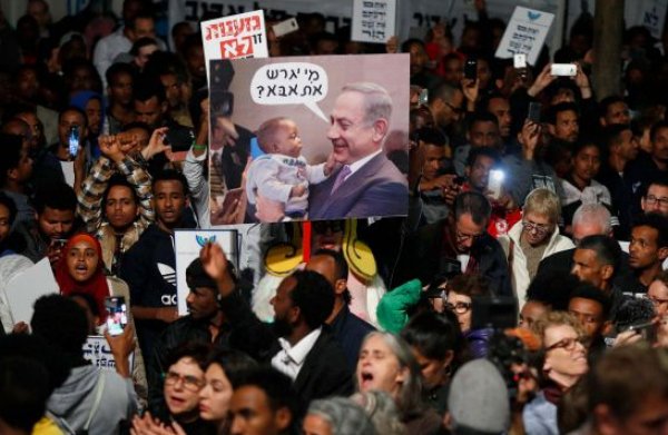 Sığınmacılar  Netayahu'nun ırkçı projesini protesto etti