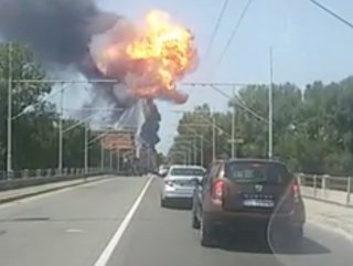 İtalya'daki patlama anı kaydedildi