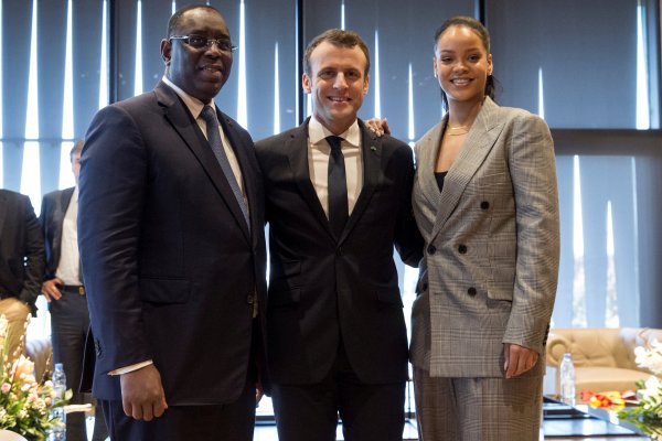 Senegal'de Macron ve Rihanna karşıtı gösteri