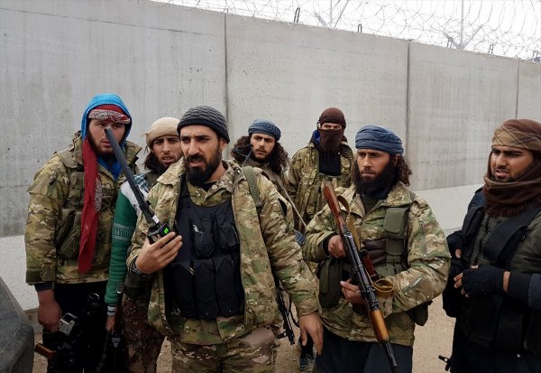 Afrin'de ilk köy teröristlerden temizlendi
