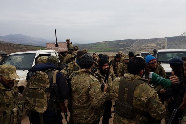 Afrin'de ilk köy teröristlerden temizlendi