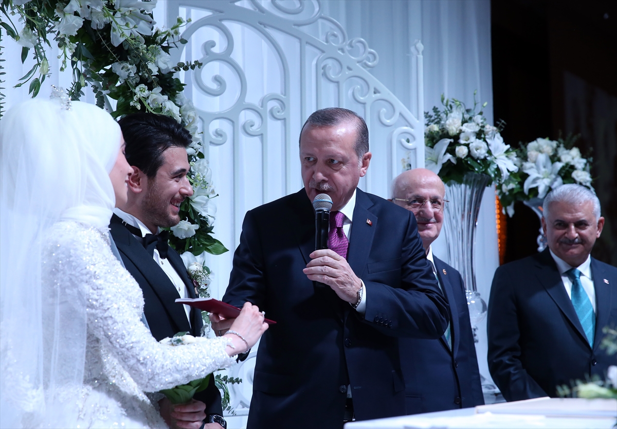 Cumhurbaşkanı Erdoğan nikah şahitliği yaptı