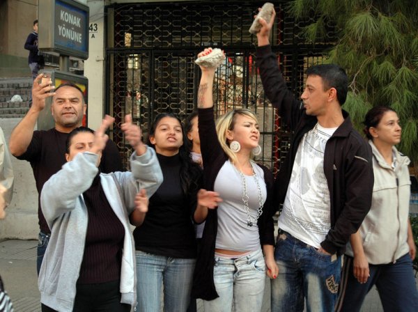 CHP'nin kalesinde 'Biji serok Apo' kutlamaları