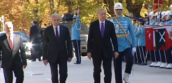 Başkan Erdoğan Meclis'e geldi