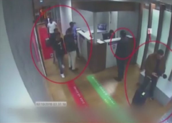 Suudi timin konsolosluk binasına giriş görüntüleri