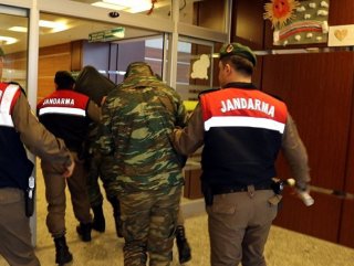 Tutuklu iki askere Yunan Meclis Başkanı'ndan ziyaret