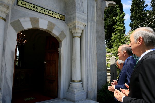 Erdoğan, Fatih Sultan Mehmet Türbesi'nin açılışını yaptı