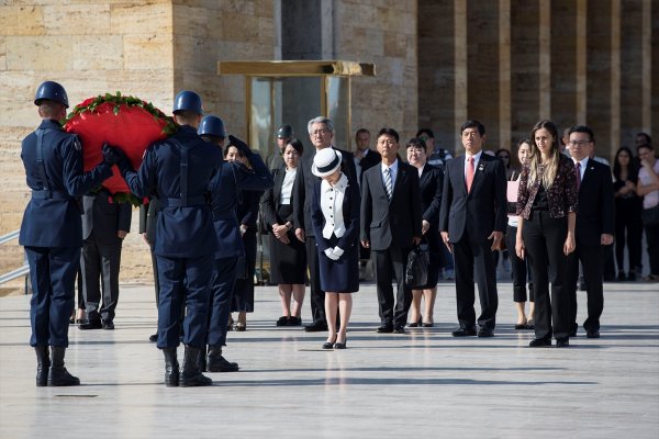 Japonya Prensesi Mikasa Anıtkabir'i ziyaret etti