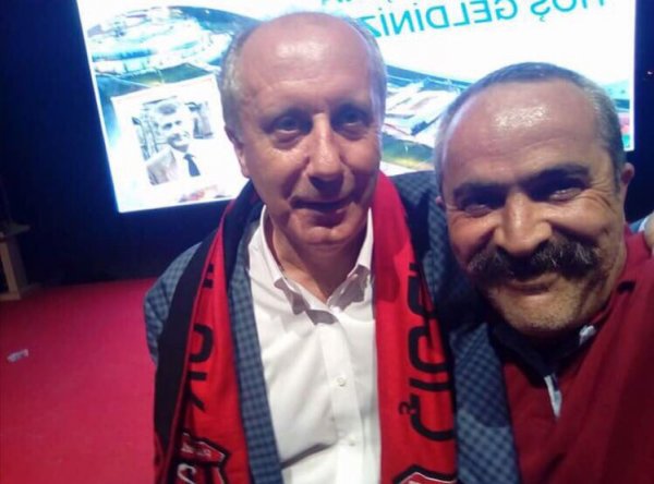 Muharrem İnce'yle selfie yapan adamın fotoğrafı