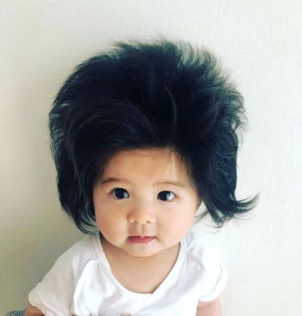 Saçlarıyla fenomen olan Japon bebek