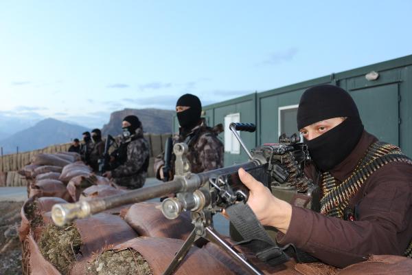 Hakkari'de sınırın kör noktasında vatan nöbeti