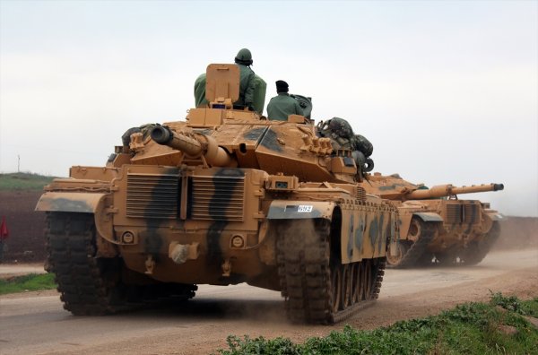Suriye sınırına Fırat tankı sevkiyatı