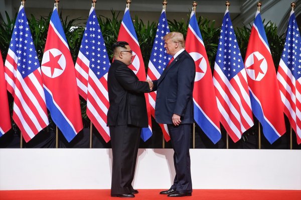 Trump ile Kim Jong-Un'un tarihi buluşması