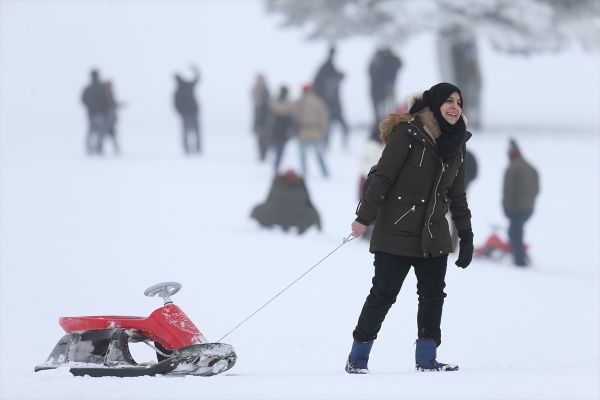 Arap turistler Uludağ'a akın etti