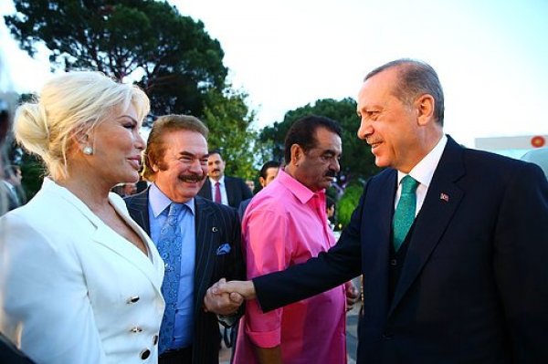 Ajda Pekkan: Erdoğan her zaman mazlumun yanında