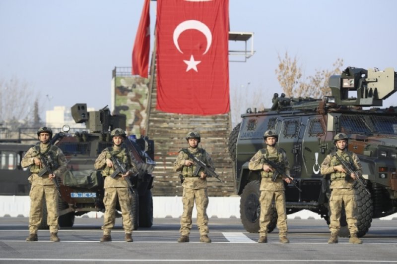 Jandarma yeni üniformasıyla görev başında Jandarma yeni üniformasıyla görev başında