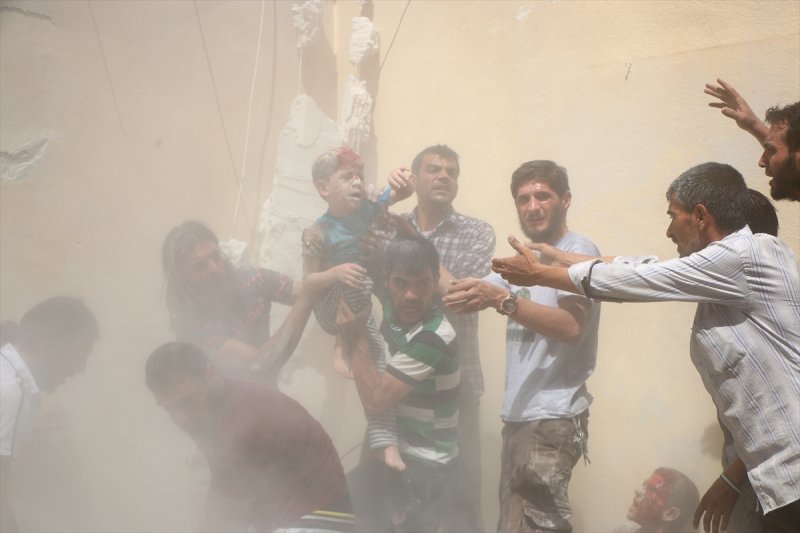 Rus ordusuna ait savaş uçaklarının ülkenin kuzeyindeki Halep'te muhaliflerin kontrolünde yer alan Müysir semtine düzenlediği hava saldırısı sonucu ölü ve yaralıların olduğu bildirildi. Yaralılar, sivil savunma ekipleri ve çevredeki vatandaşlar tarafından bölgeden uzaklaştırıldı. (Tarih: 17/07/2016)