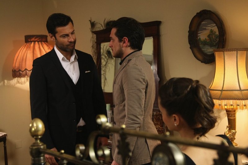 Sinema filmi var mı ufukta?
- Vardı bu yaz ama 1,5 ayda bir şey çekecek enerjim olmadığını düşündüm. Seneye yine