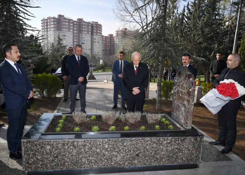 Korona nedeniyle Türkeş'in anıtmezarı'nda anma programının düzenlenmeyeceğini belirten Devlet Bahçeli,
