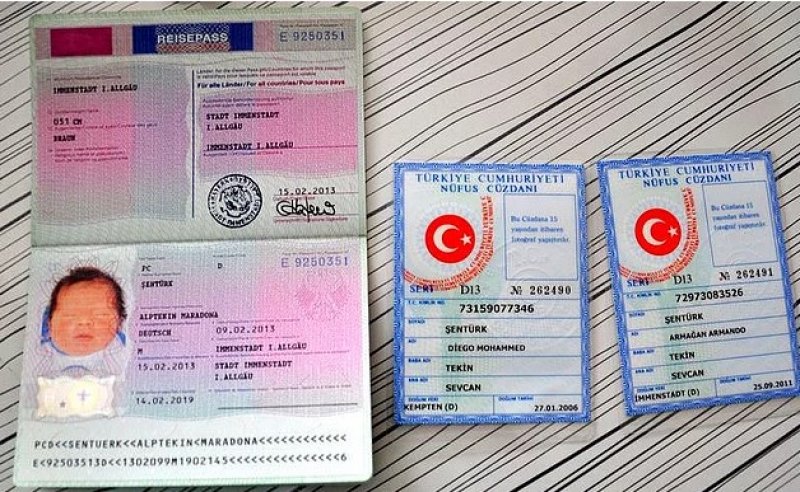 7. Tekin Şentürk isimli bu taraftar ise üç çocuğuna Diego, Armando ve Maradona isimlerini verdi.