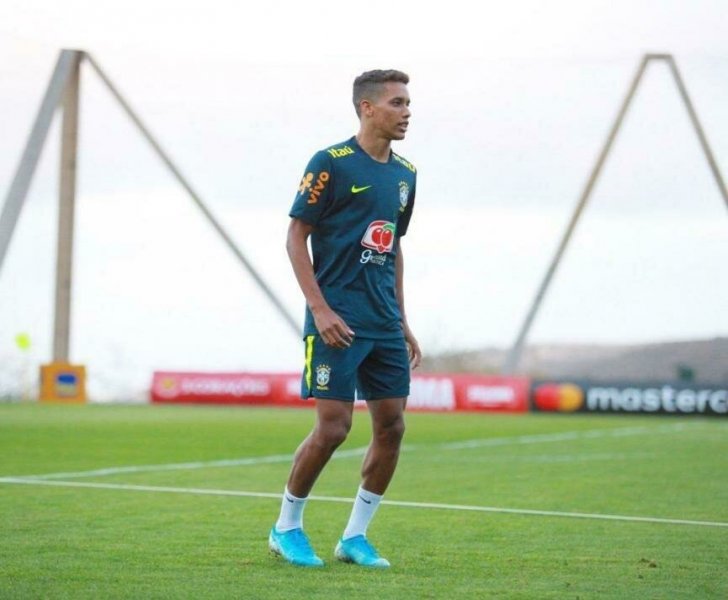PEDRINHO
Eski Kulübü: Corinthians
Yeni Kulübü: Benfica
