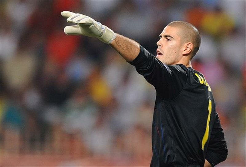 VICTOR VALDES
Kalesini gole kapattığı maç sayısı: 260