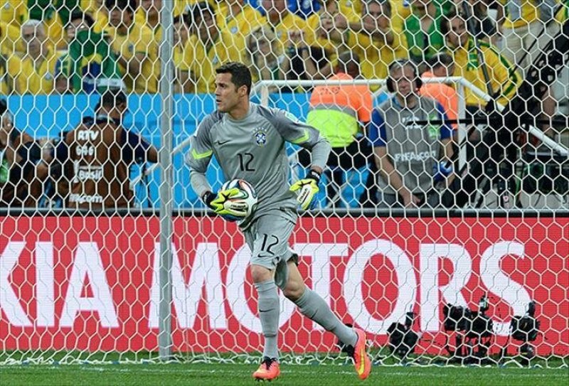 JULIO CESAR
Kalesini gole kapattığı maç sayısı: 216