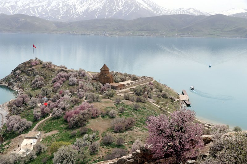 Van'daki Akdamar Adası bunlardan sadece biri.