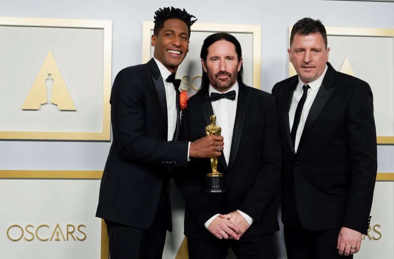 En iyi müzik: Soul (Trent Reznor, Atticus Ross, Jon Batiste)